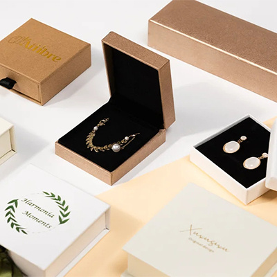 What is the future development of the jewelry packaging box industry?